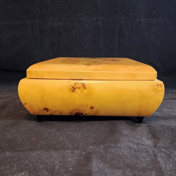 Vtg C. Industries Burl Wood Inlaid Wood Florals Music Box "Sunrise, Sunset" USA - Picture 5 of 17